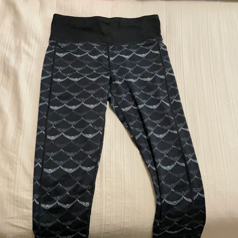 Euc Vineyard Vines Capri Performance Leggings - image 1